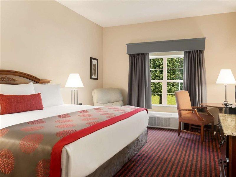 Отель Ramada By Wyndham Pigeon Forge North Экстерьер фото