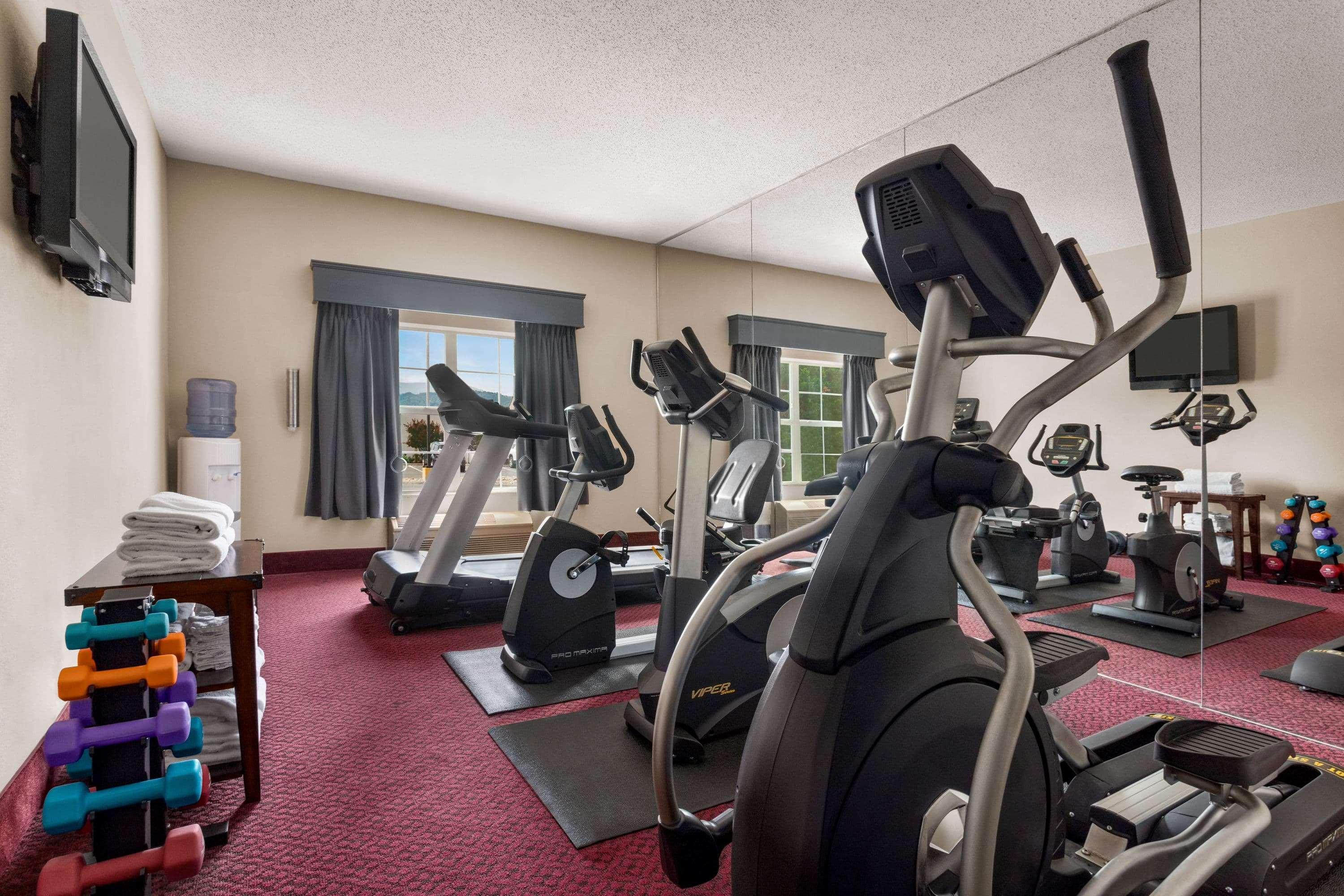 Отель Ramada By Wyndham Pigeon Forge North Экстерьер фото