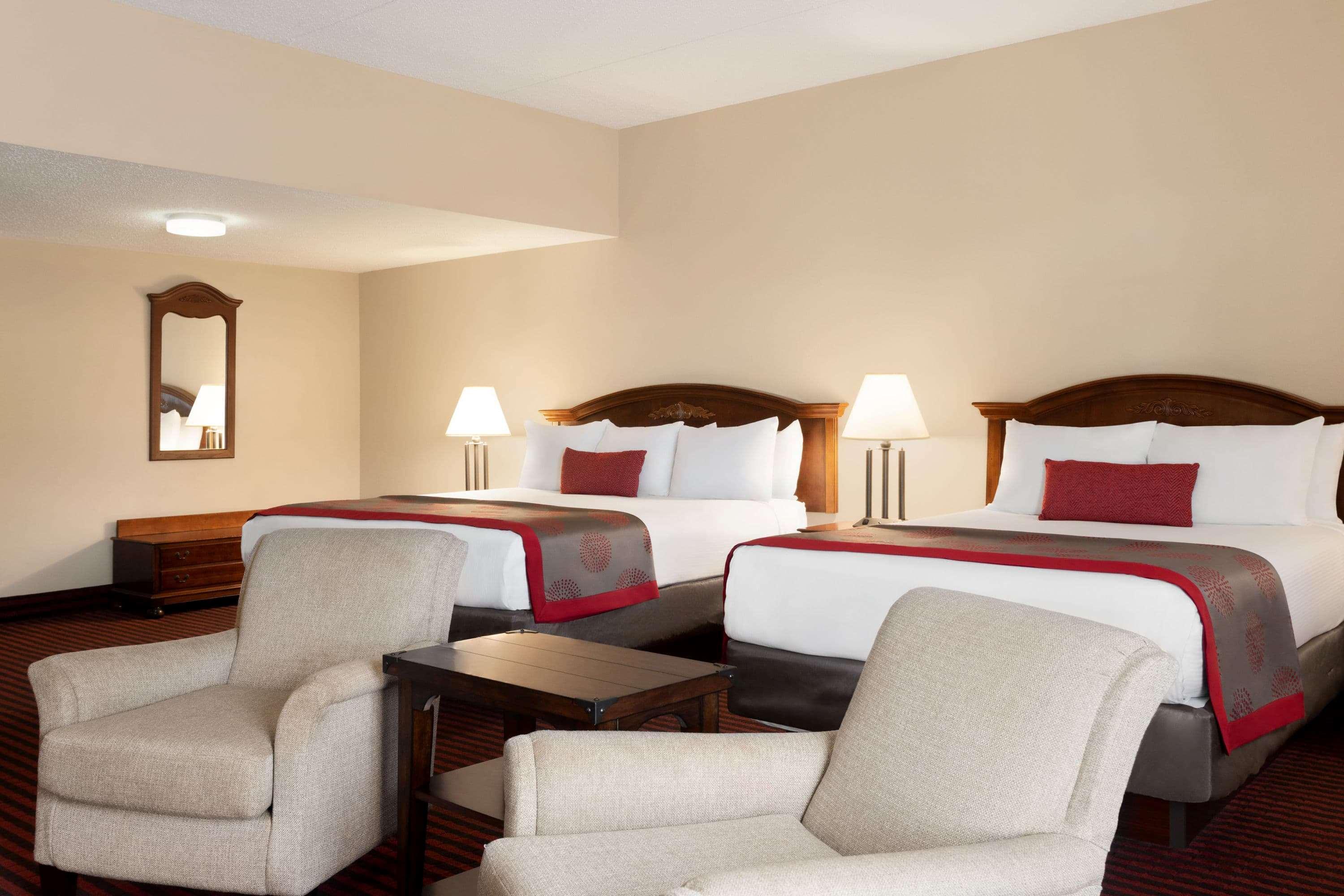 Отель Ramada By Wyndham Pigeon Forge North Экстерьер фото
