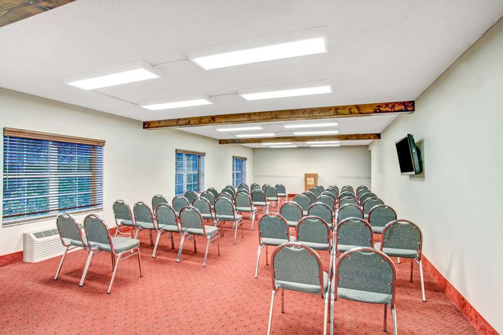 Отель Ramada By Wyndham Pigeon Forge North Удобства фото
